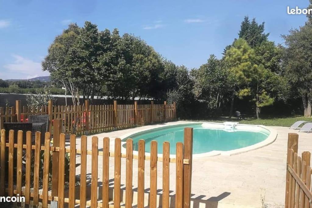 Chambres D'Hotes, Domaine Les Peupliers, Lagnes Exterior photo